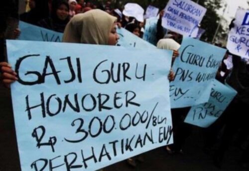 Gaji Guru per Distrik: Faktor, Perbedaan, dan Solusi