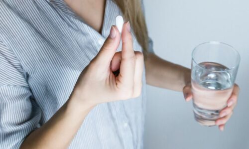 Bolehkah Minum Obat Penunda Haid Supaya Bisa Puasa Full ? | Ustadz ... Meminum obat penunda haid agar puasa penuh bagaimana hukumnya