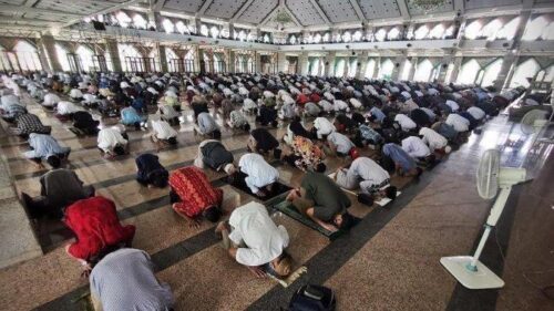 Bacaan Niat Sholat Sunnah Qobliyah dan Badiyah Jumat 2 Rakaat Lengkap ... Waktu pelaksanaan sholat qobliyah dan badiyah