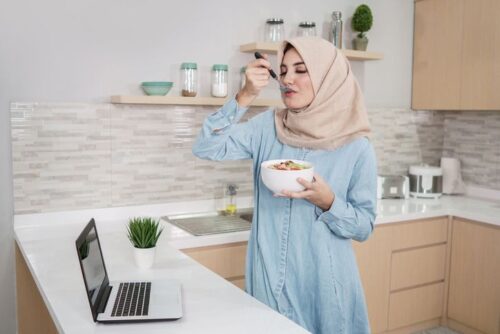 Minum Sambil Berdiri Tidak Haram Ulama yang membolehkan makan minum sambil berdiri