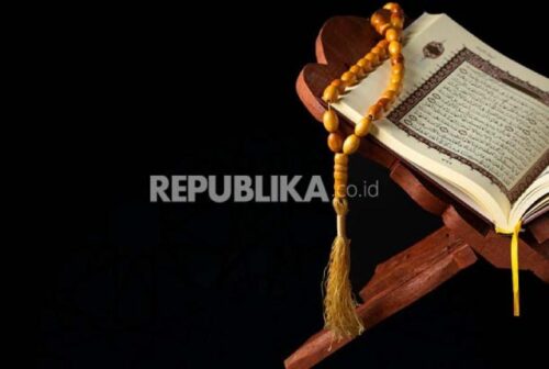 Ppt_Ushul Fiqih dan implementasinya.pptx Kehujjahan al quran menurut pandangan ulama imam mazhab