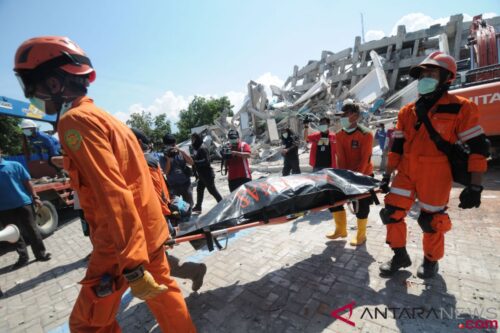 Memperlakukan jenazah korban bencana