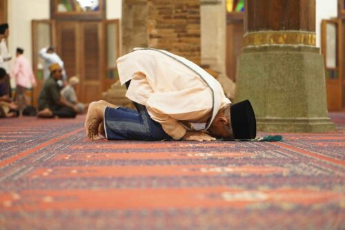 Inilah 5 Sholat Sunnah yang Pahalanya Melebihi Dunia dan Seisinya ... Bolehkah shalat sunnah di rumah