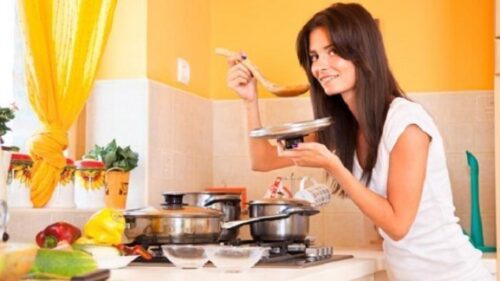 Apakah Mencicipi Masakan Dapat Membatalkan Puasa? Simak Penjelasannya ... Hukum mencicipi masakan saat puasa